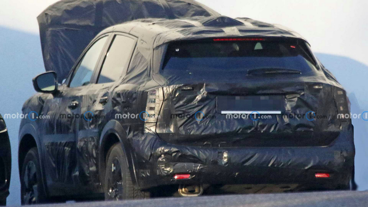 next-gen-nissan-juke-spy-photo (3).jpg