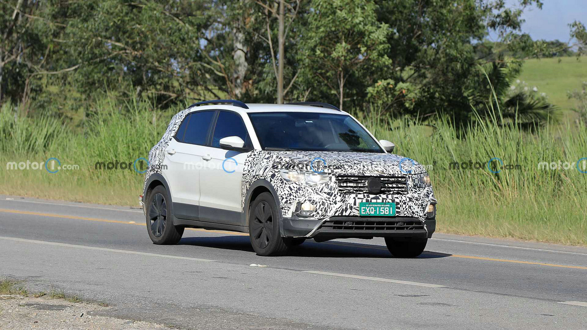 volkswagen-t-cross-front-view-spy-photo.jpg