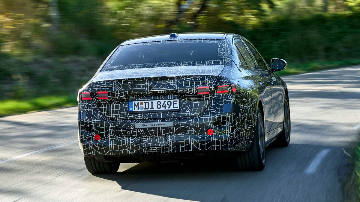 2024-bmw-i5-edrive40 (2).jpg