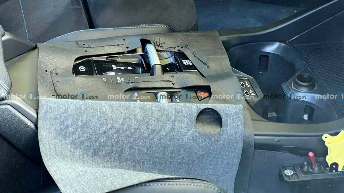 bmw-1-series-redesign-spy-shots (1).jpg
