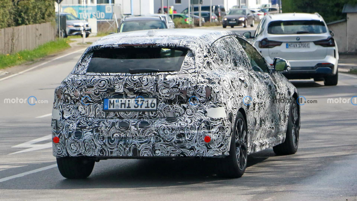 bmw-1-series-spy-photos (4).jpg