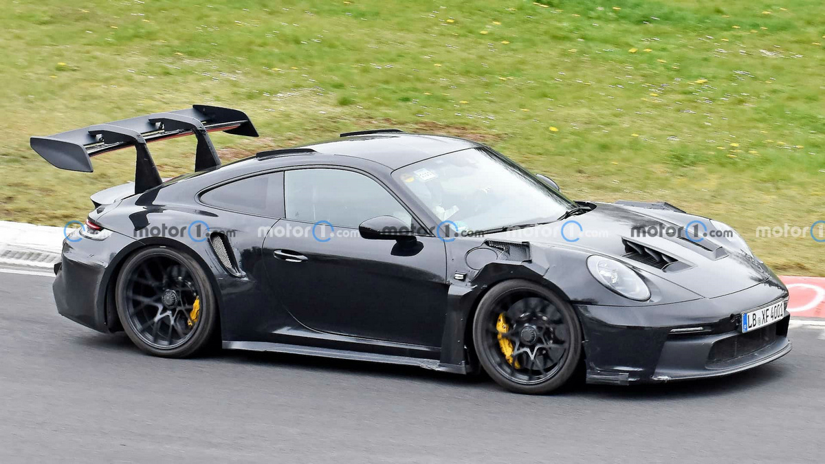 porsche-911-gt2-rs-test-mule-spy-photo (3).jpg