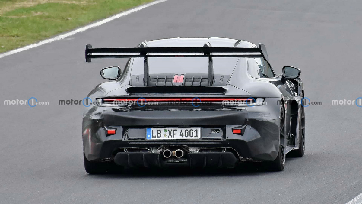porsche-911-gt2-rs-test-mule-spy-photo (9).jpg