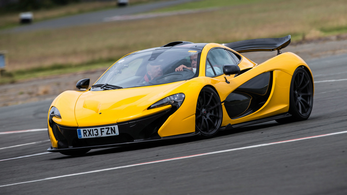 mclaren_p1_90.jpg