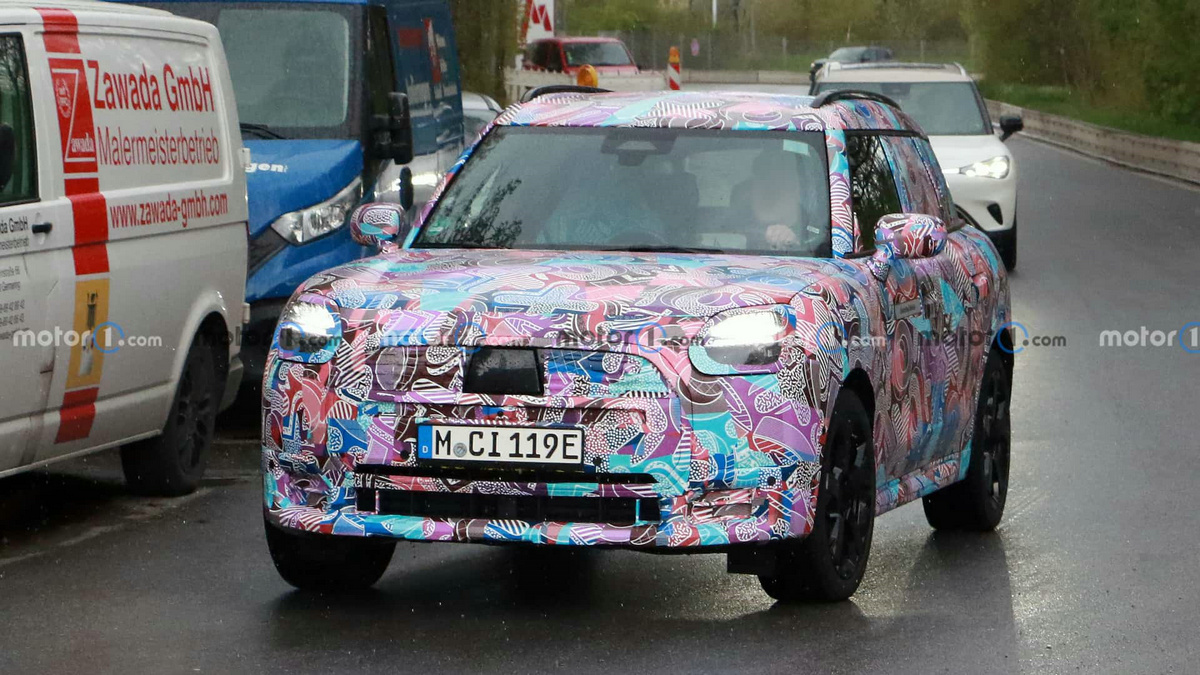 new-mini-countryman-ev-spy-shots (1).jpg