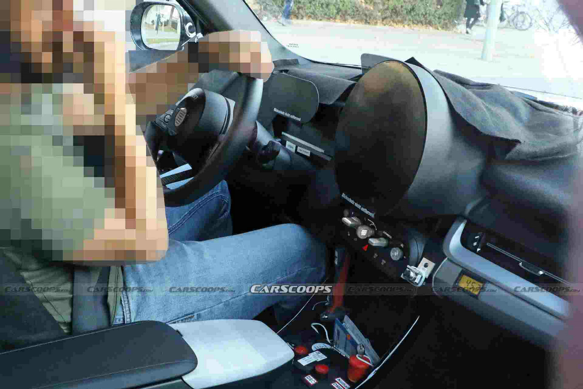 2024-mini-countryman-interior-shots-reveal-huge-round-screen-ca29228.jpg