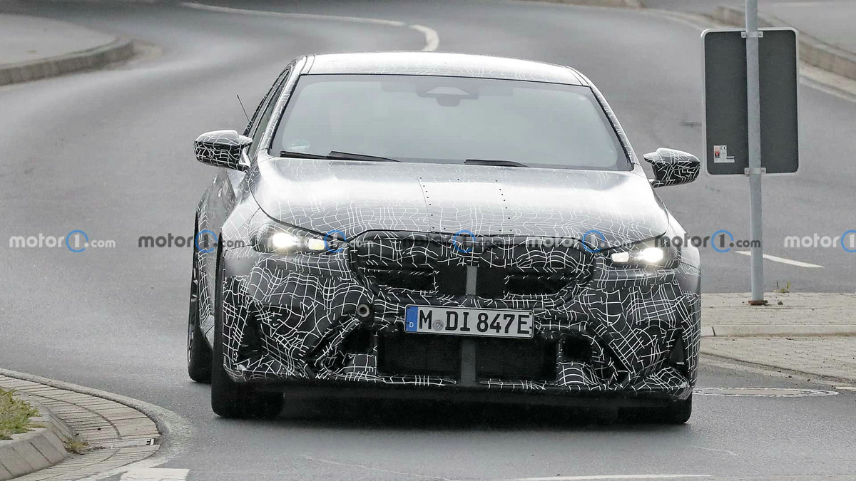 bmw-m5-spy-photos.jpg