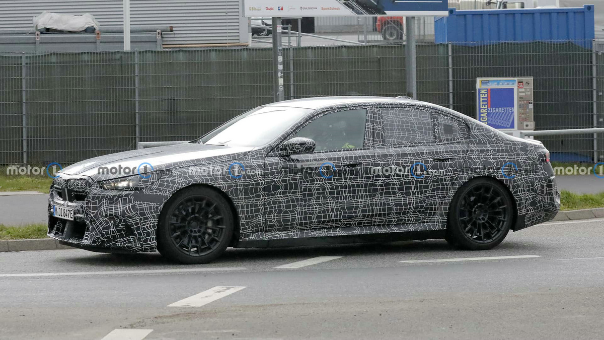 bmw-m5-spy-photos (2).jpg