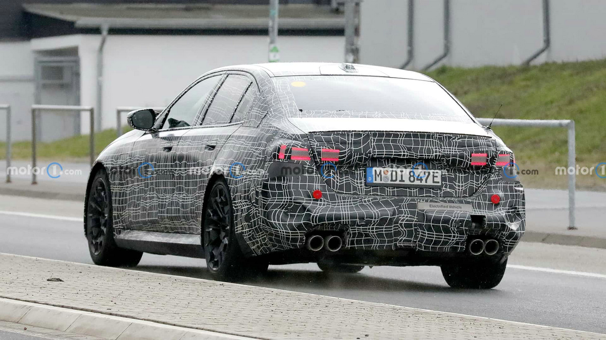 bmw-m5-spy-photos (4).jpg