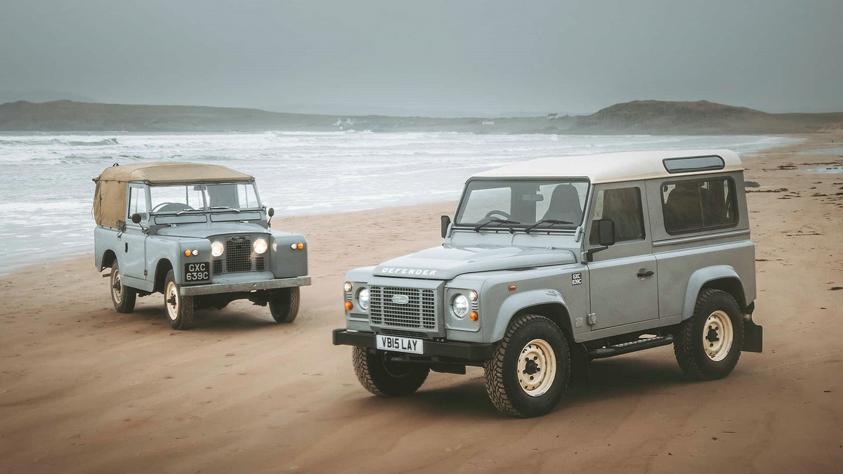 land-rover-classic-defender-works-v8-islay-edition (2).jpg