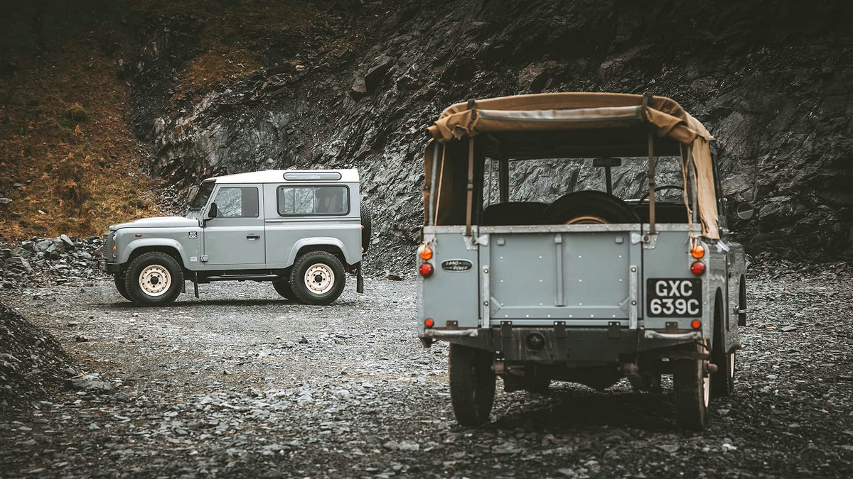 land-rover-classic-defender-works-v8-islay-edition (3).jpg