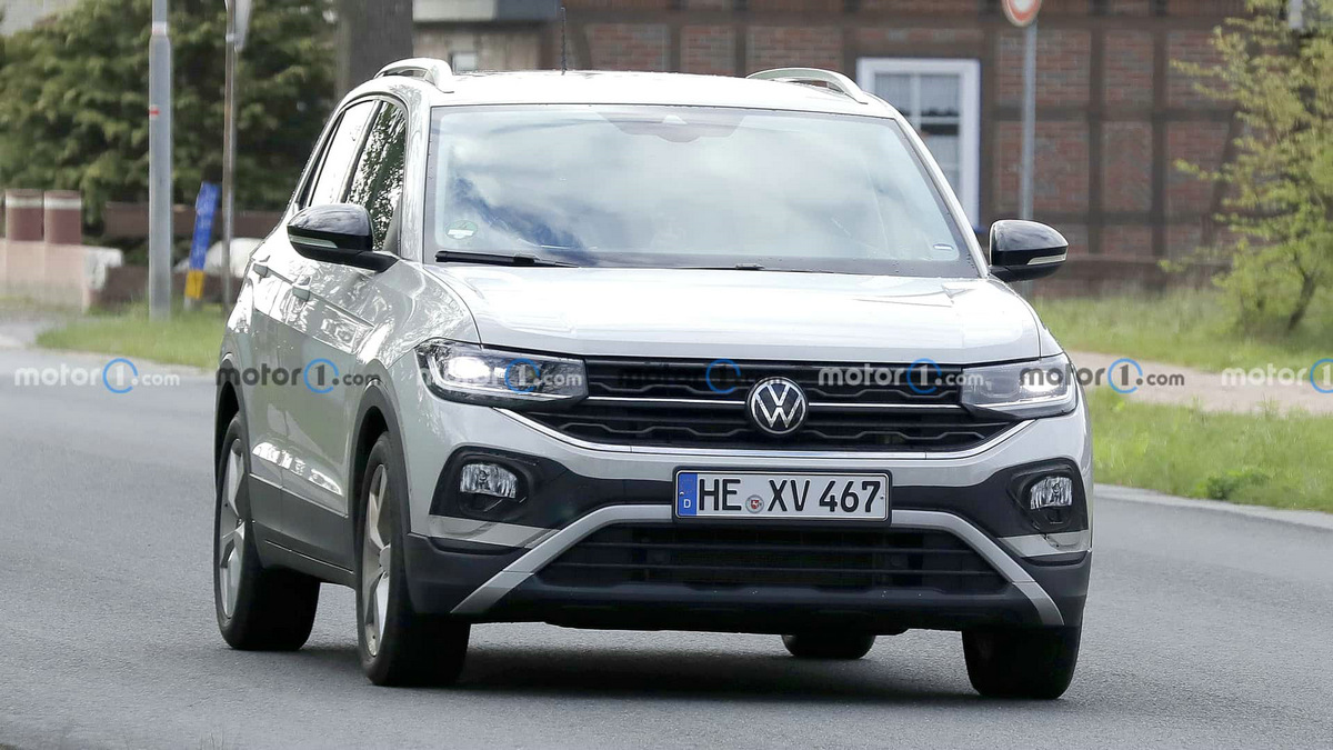 vw-t-cross-facelift-new-spy-photo.jpg