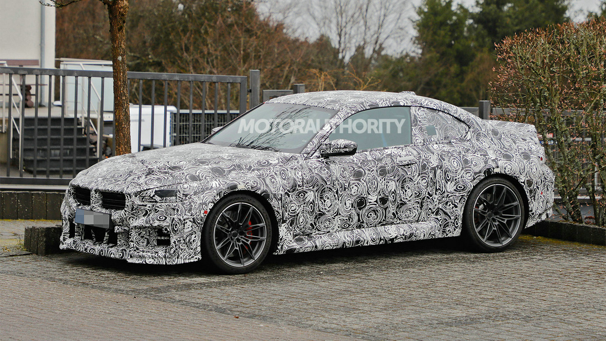 2025-bmw-m2-cs-spy-shots--photo-credit-baldauf_100883471_h.jpg