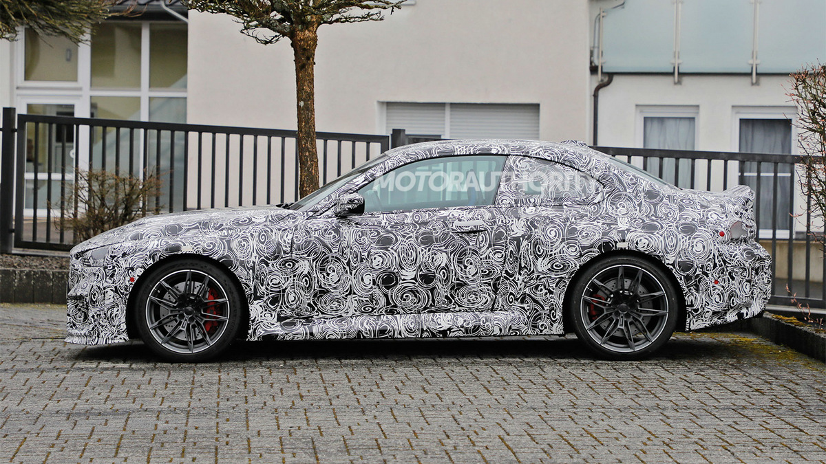 2025-bmw-m2-cs-spy-shots--photo-credit-baldauf_100883472.jpg