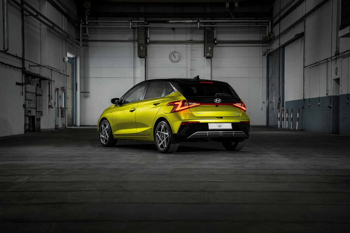 Hyundaii20(6)_0.jpg