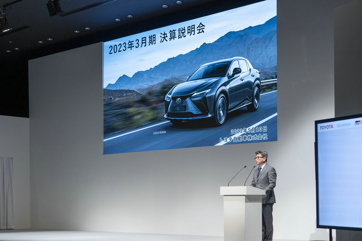 toyota-teases-next-generation-ev-first-concept-will-land-at-japan-mobility-show-in-fall_1.jpg