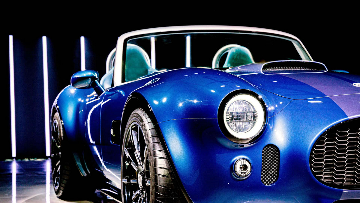 ac-cobra-gt-roadster-debut (2).jpg