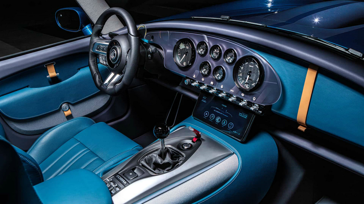 ac-cobra-gt-roadster-debut (3).jpg