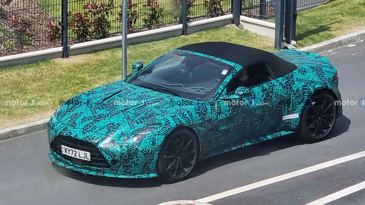 next-gen-aston-martin-vantage-roadster-spy-photo (1).jpg