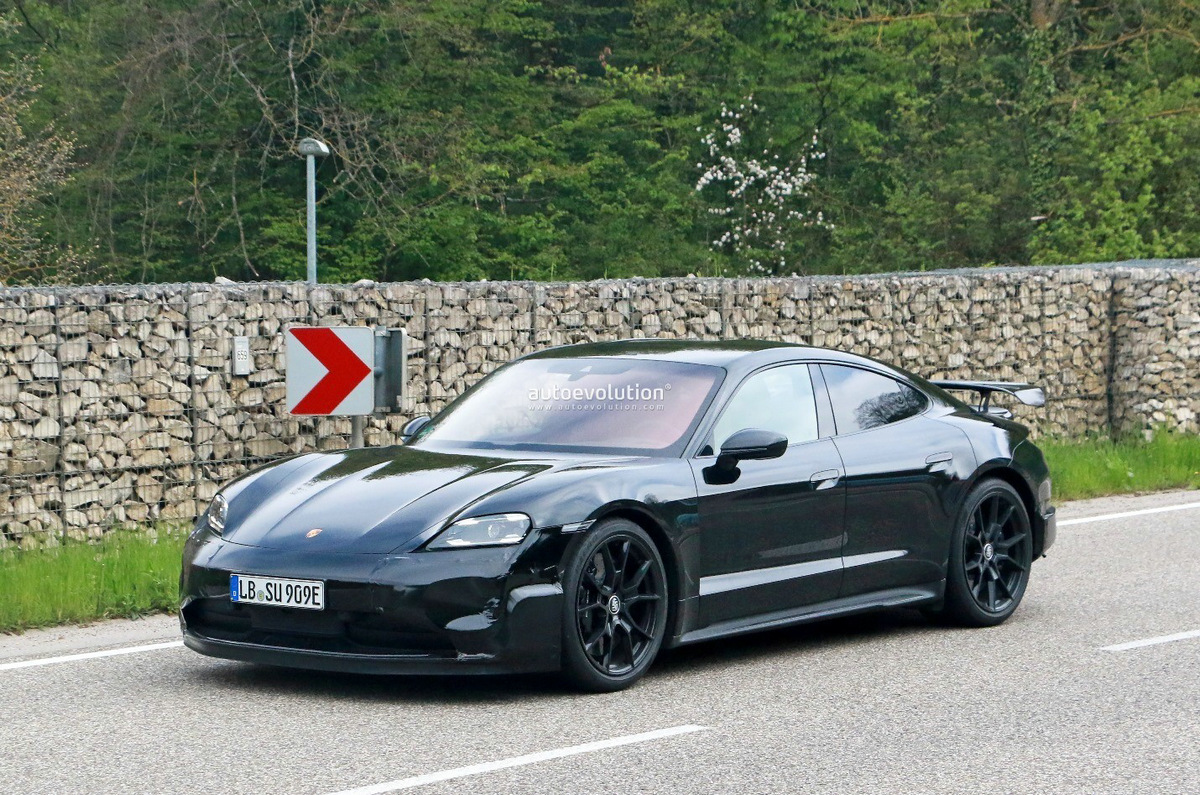 porsche-spied-testing-1000-hp-taycan-turbo-gt-should-tesla-be-worried_6.jpg