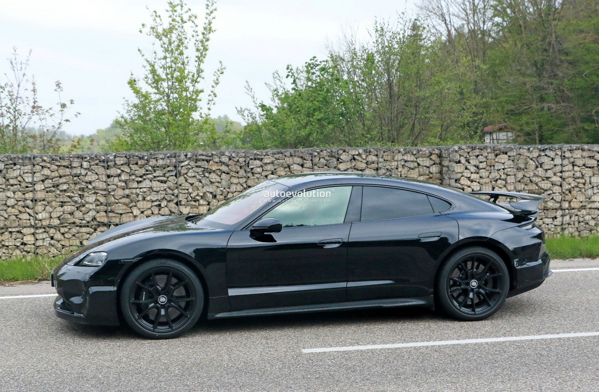 porsche-spied-testing-1000-hp-taycan-turbo-gt-should-tesla-be-worried_8.jpg