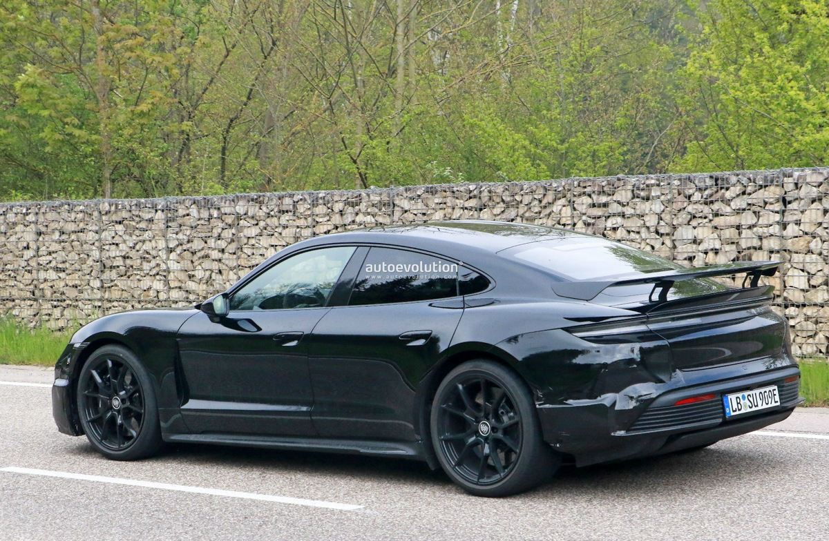 porsche-spied-testing-1000-hp-taycan-turbo-gt-should-tesla-be-worried_10.jpg