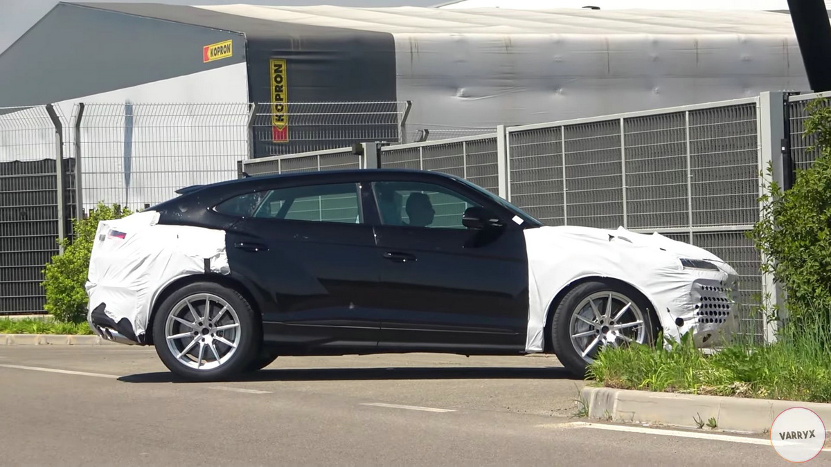 2024-lamborghini-urus-phev-spied-with-revised-headlights-v8-engine-sounds-burbly_20.jpg
