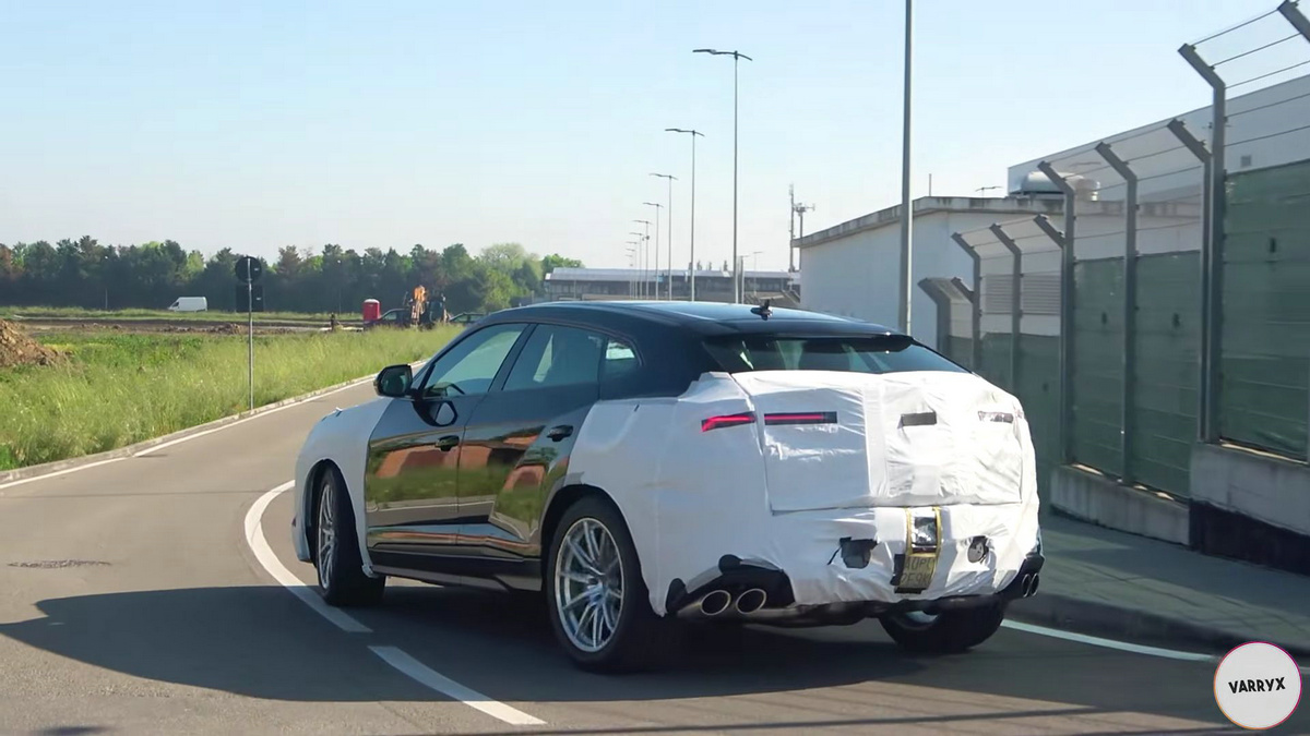 2024-lamborghini-urus-phev-spied-with-revised-headlights-v8-engine-sounds-burbly_4.jpg