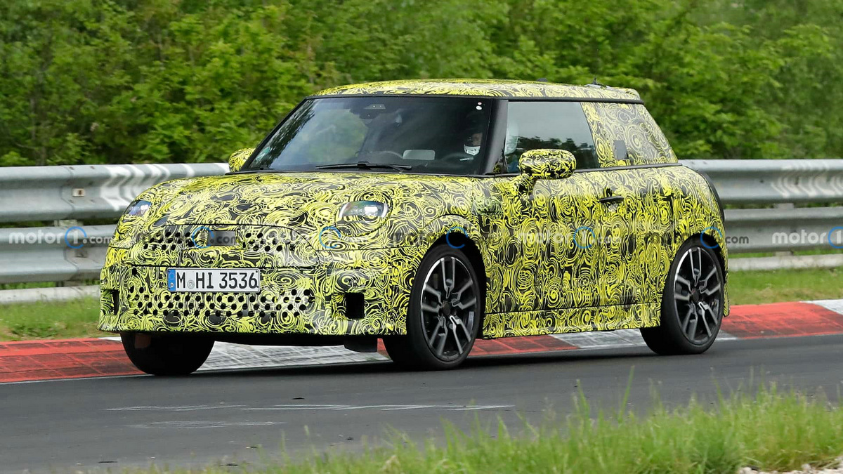 2024-mini-cooper-s-spy-photo (1).jpg