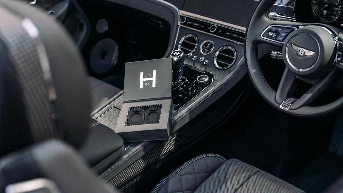 bentley-bentayga-extended-wheelbase-and-continental-gtc-huntsman-edition (6).jpg