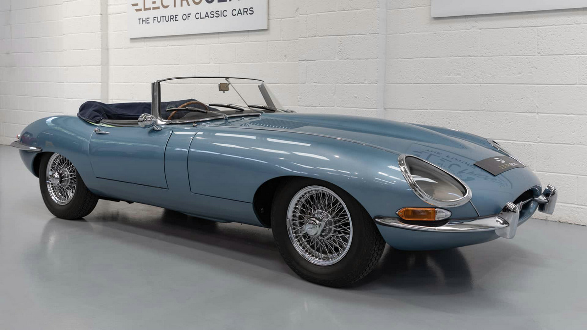 electric-jaguar-e-type-by-electrogenic (2).jpg