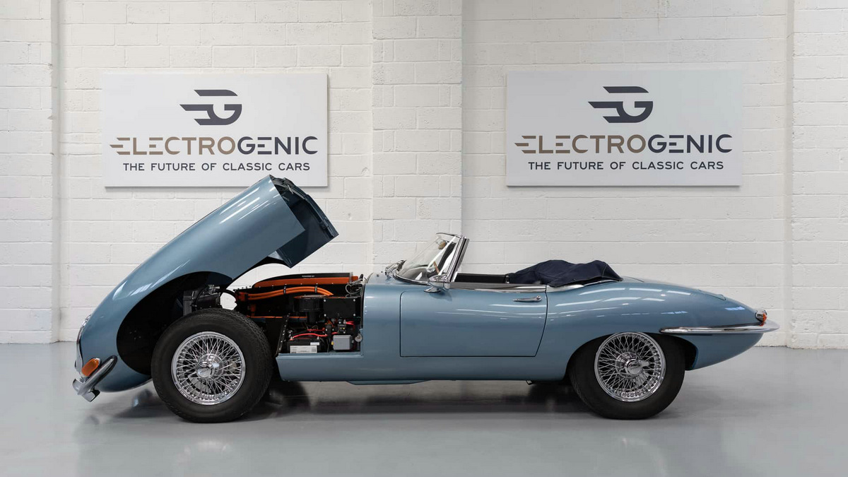 electric-jaguar-e-type-by-electrogenic (3).jpg