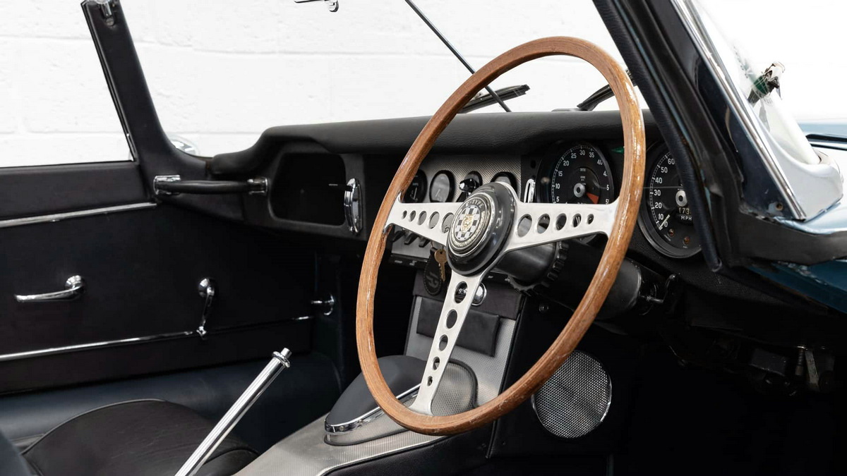 electric-jaguar-e-type-by-electrogenic (9).jpg