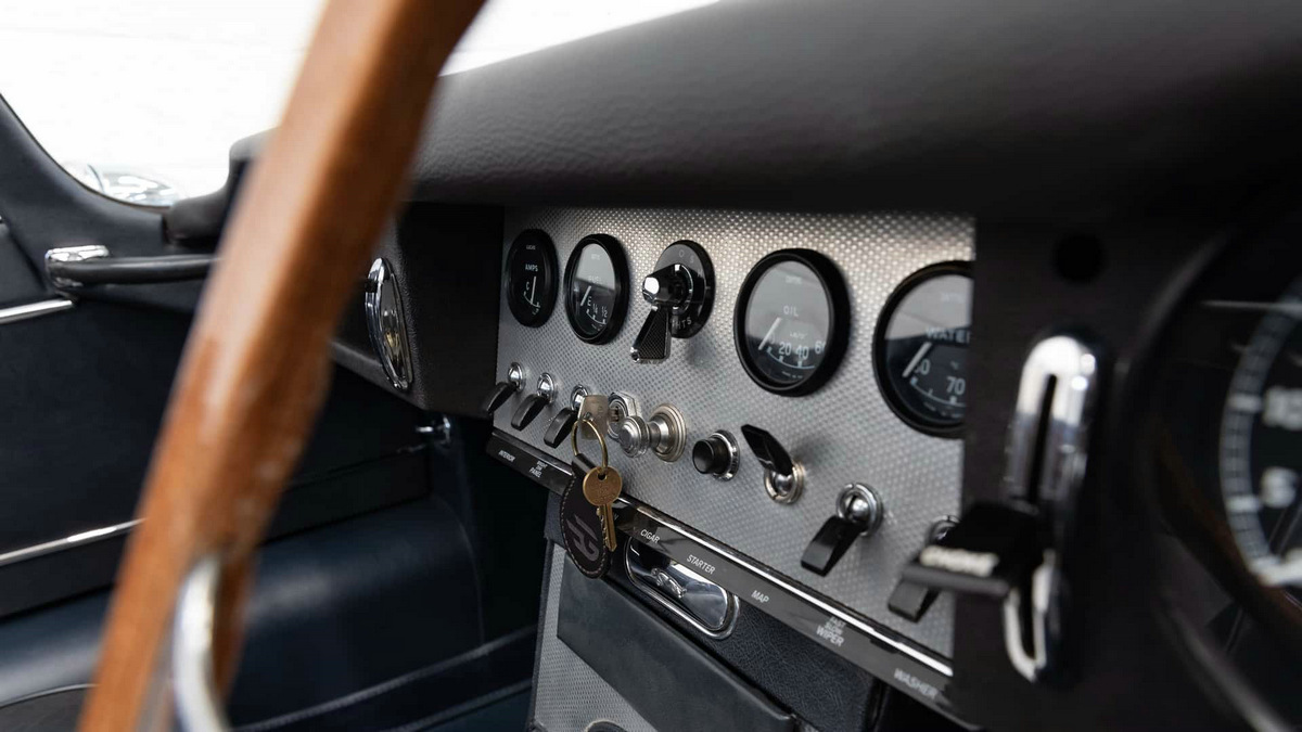 electric-jaguar-e-type-by-electrogenic (10).jpg