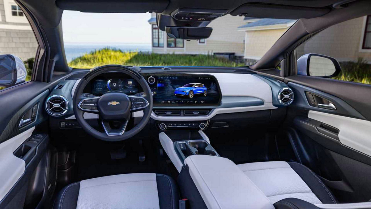 my24-chevrolet-equinox-ev-3lt---3.jpg
