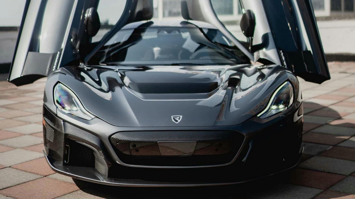 rimac-nevera-first-customer-delivery-in-united-states (1).jpg