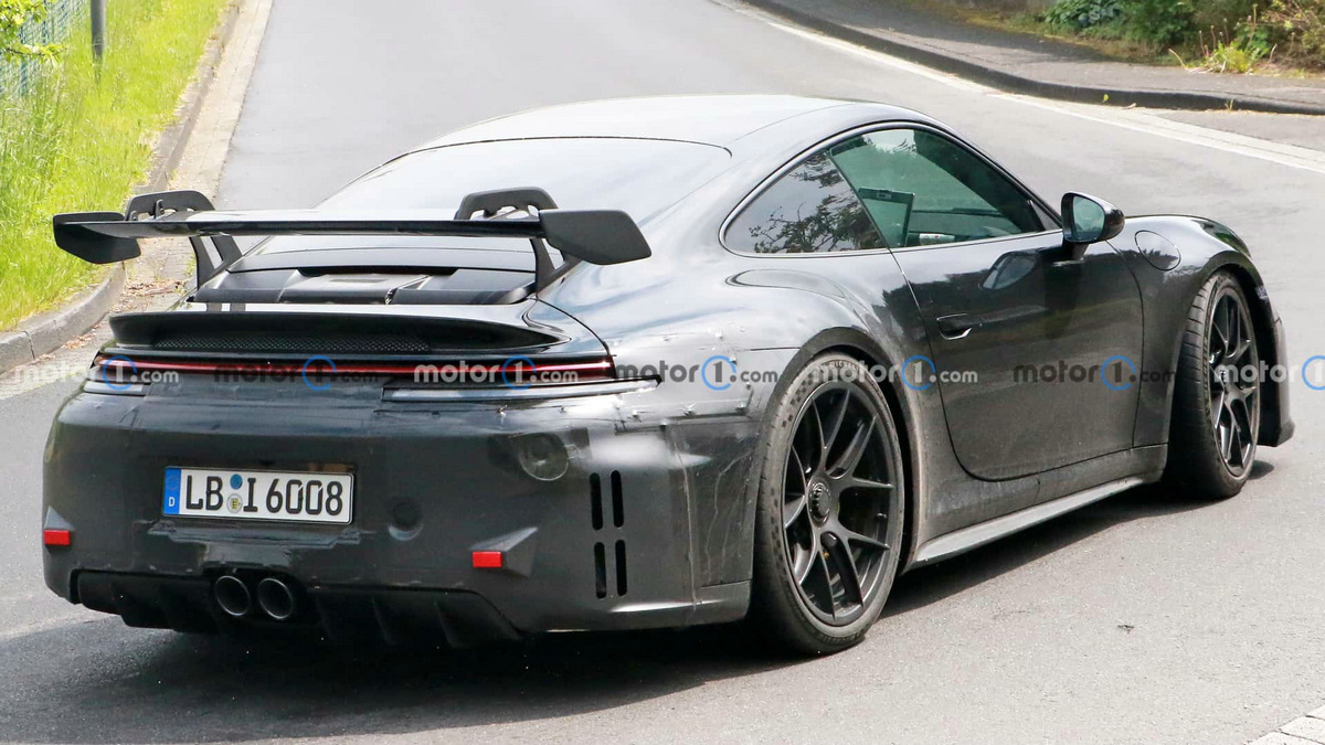 porsche-911-gt3-facelift-spy-photos(1).jpg