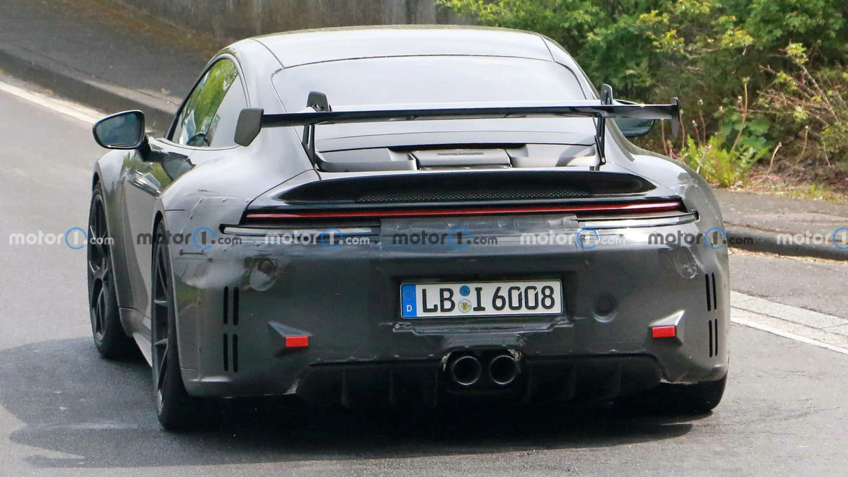 porsche-911-gt3-facelift-spy-photos(3).jpg