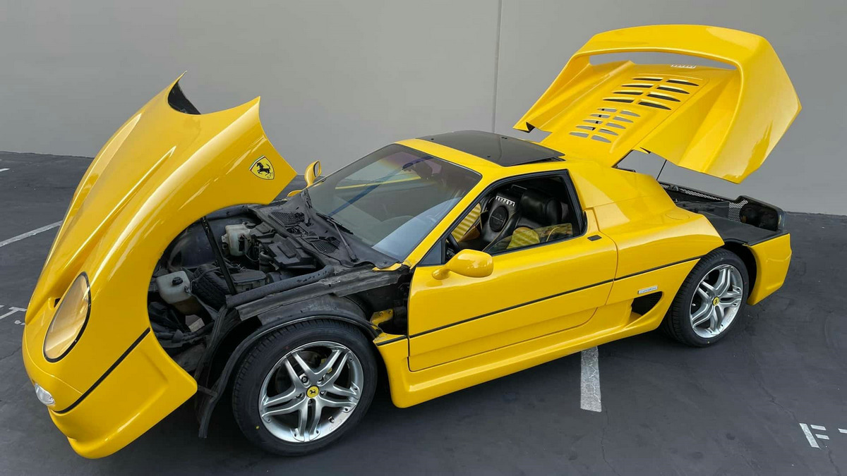 pontiac-fiero-ferrari-f50-replica.jpg