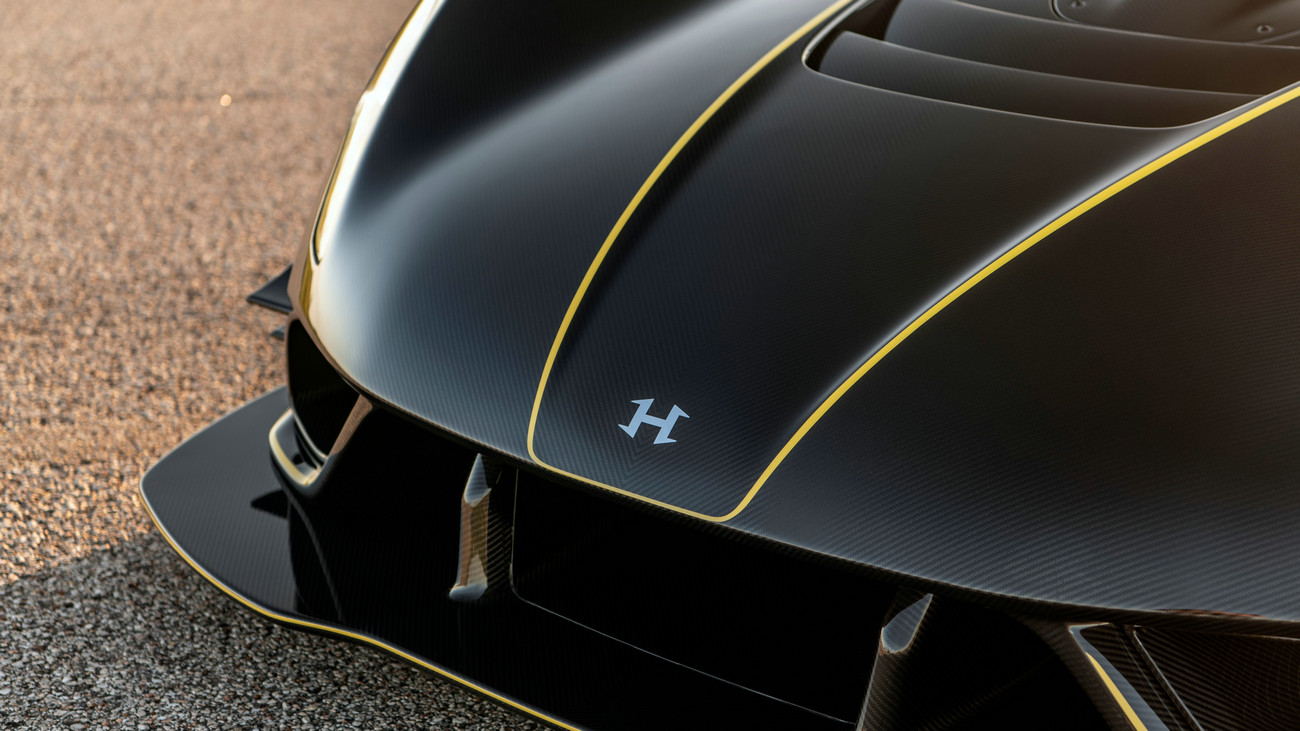 Hennessey%20Venom%20F5%20Revolution%20Roadster_009.jpg