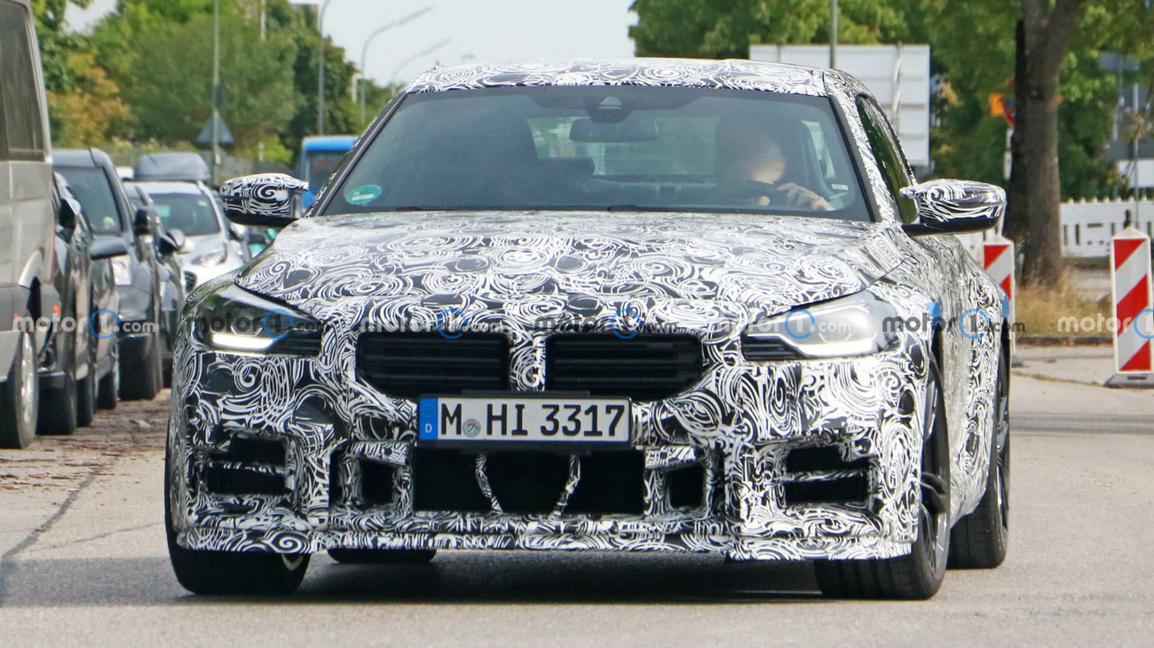 new-bmw-m2-cs-spy-photos(2).jpg