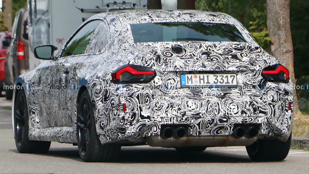 new-bmw-m2-cs-spy-photos(5).jpg