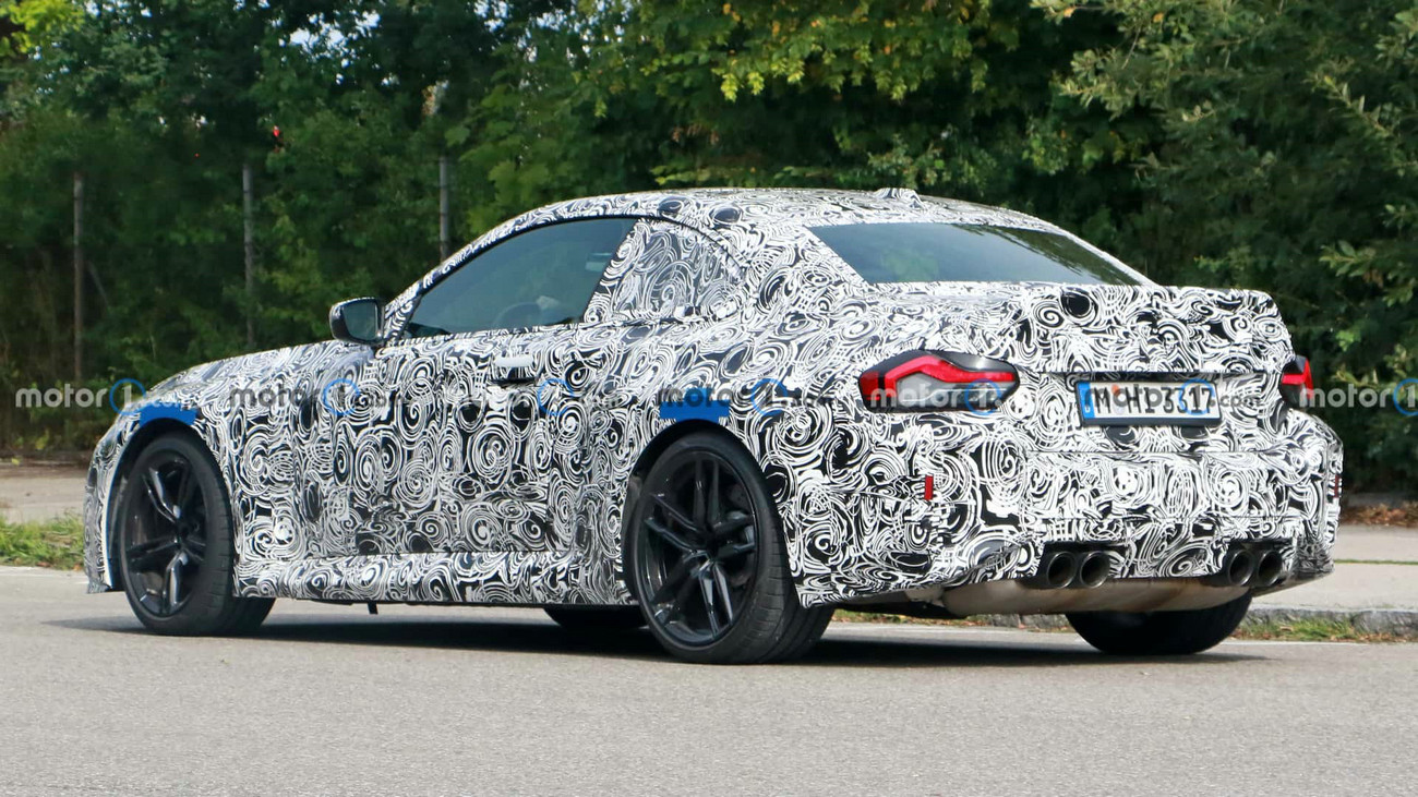 new-bmw-m2-cs-spy-photos.jpg