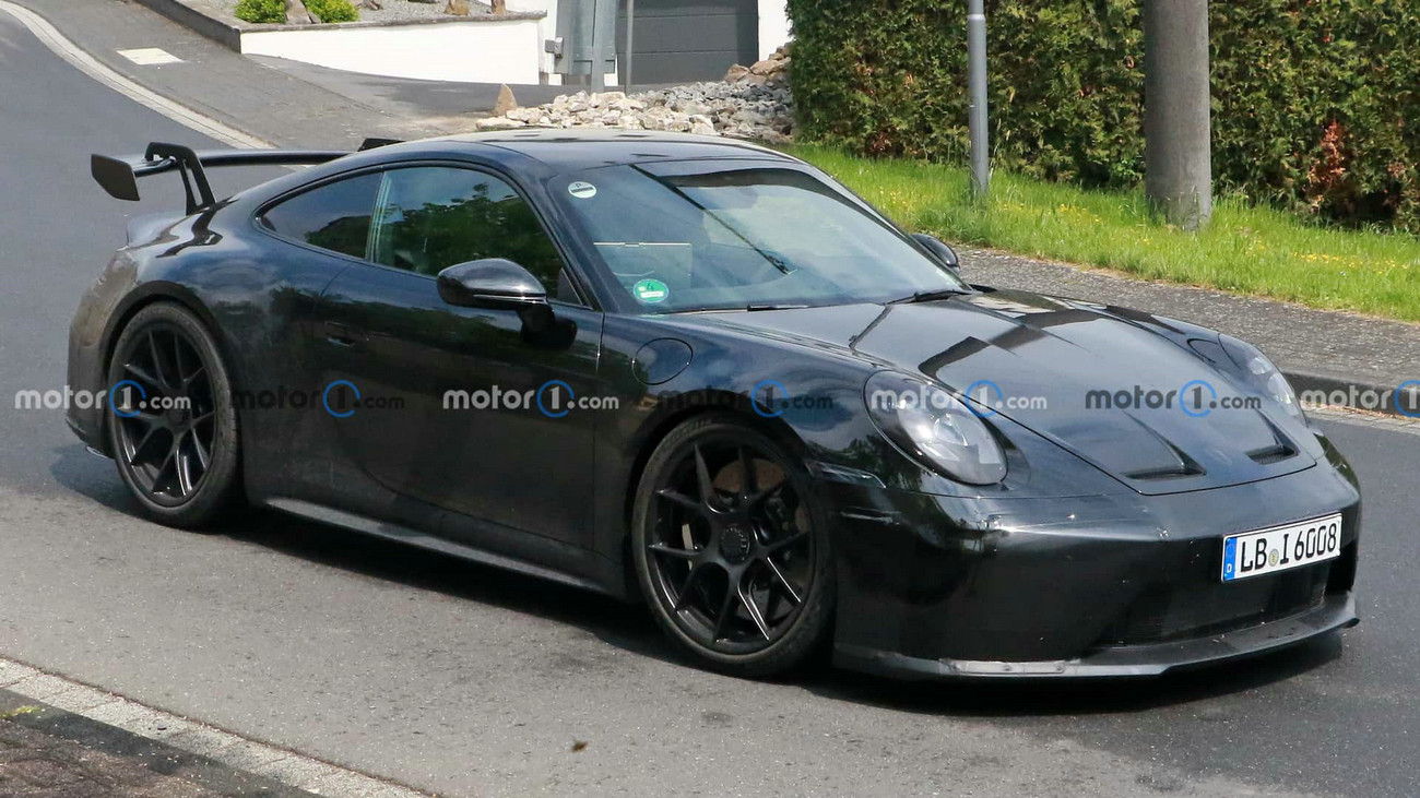 porsche-911-gt3-facelift-spy-photos.jpg