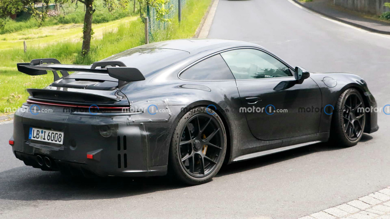 porsche-911-gt3-facelift-spy-photos(1).jpg