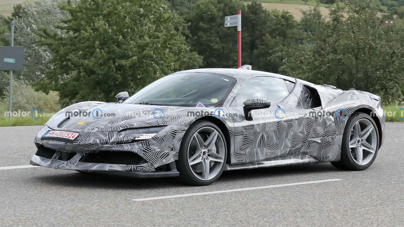 ferrari-sf90-facelift-first-spy-photos(1).jpg