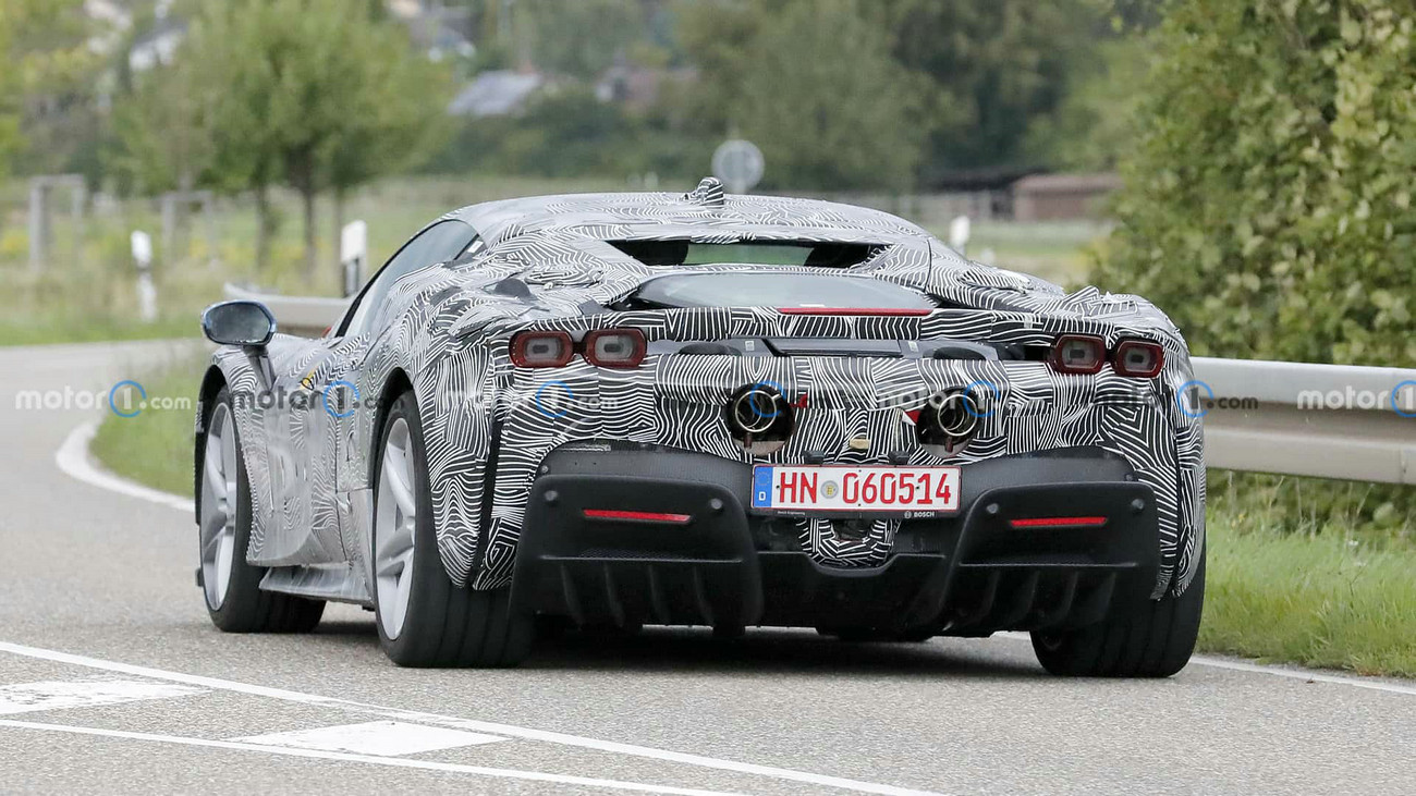 ferrari-sf90-facelift-first-spy-photos(4).jpg