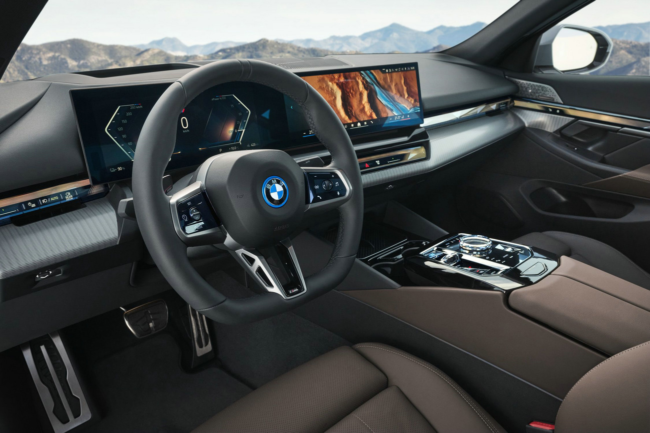 2024-bmw-i5-edrive40-interior-107-646d15f8a27b9.jpg