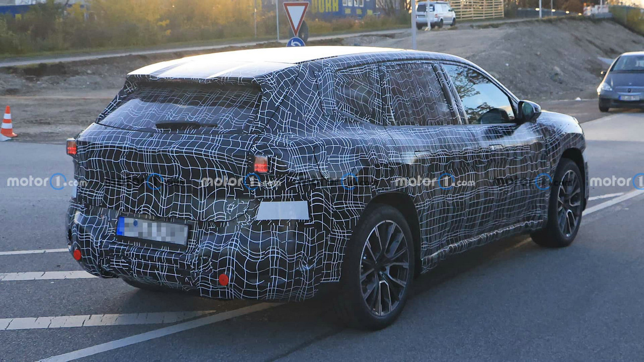 bmw-neue-klasse-suv-first-spy-photo(2).jpg